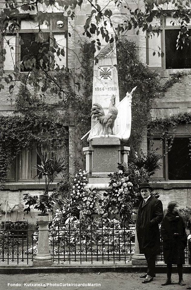 El monumento de las Escuelas Francesas de San Sebastián