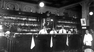 El Café Oliden, un clásico del Boulevard de San Sebastián